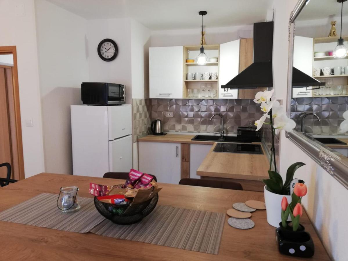 דירות שיבניק Apartman Morean מראה חיצוני תמונה