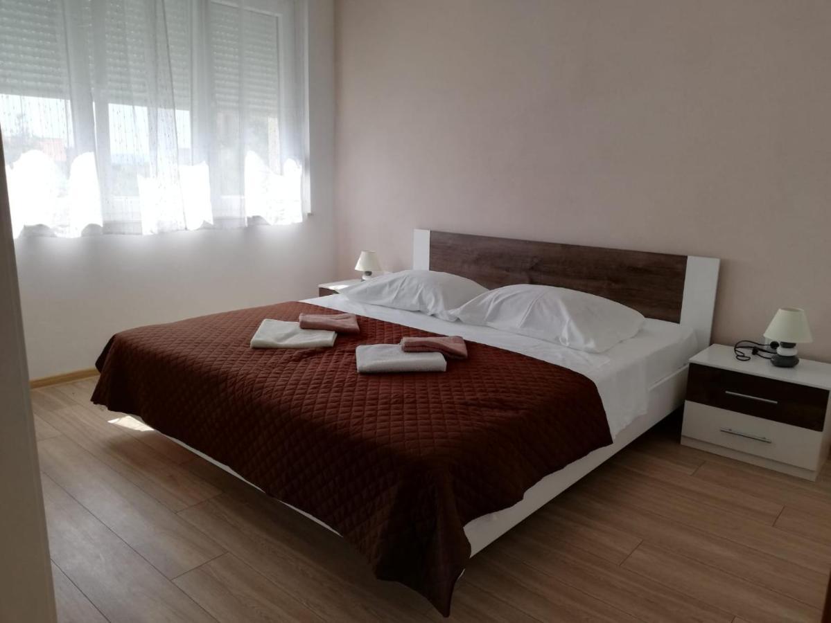 דירות שיבניק Apartman Morean מראה חיצוני תמונה